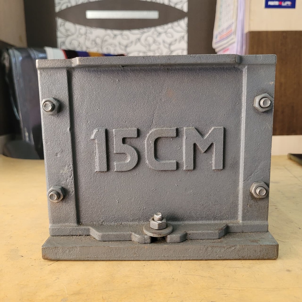 15cm (150mm) Cast Iron Concrete Cube Mould for Compressive Strength Testing